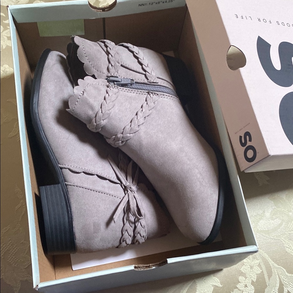 Khol’s SO Gray Ankle Boots with Lace-Up Design, NWOT